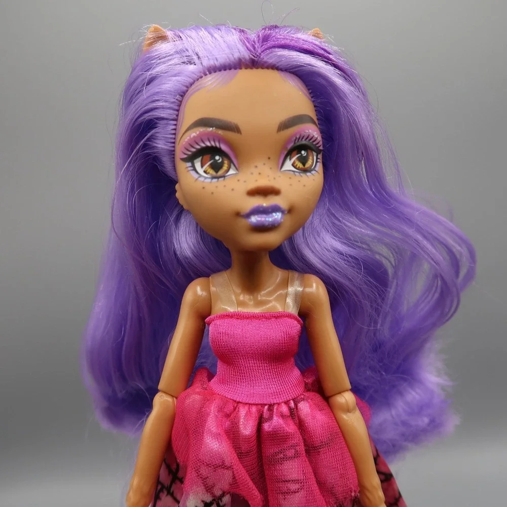 Monster High Skulltimate Secrets Fearidescent Series Clawdeen Wolf Doll 2021